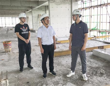 廖立波到冶建金港分公司項目指導(dǎo)創(chuàng)優(yōu)工作