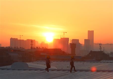 【媒體關(guān)注】新華網(wǎng)、人民網(wǎng)等媒體報道冶建公司戰(zhàn)高溫?fù)屵M(jìn)度